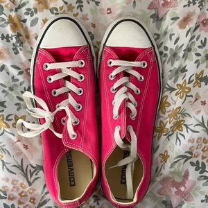 Converse sneakers pink